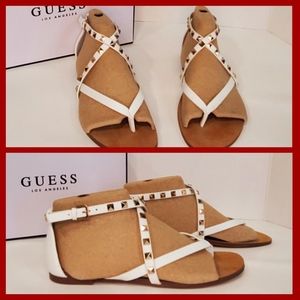 🆕️Guess Nizana Sandals Color White Size 8M